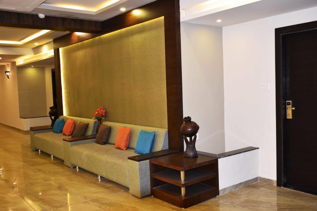 Hotel Opulence Nadiād Екстериор снимка